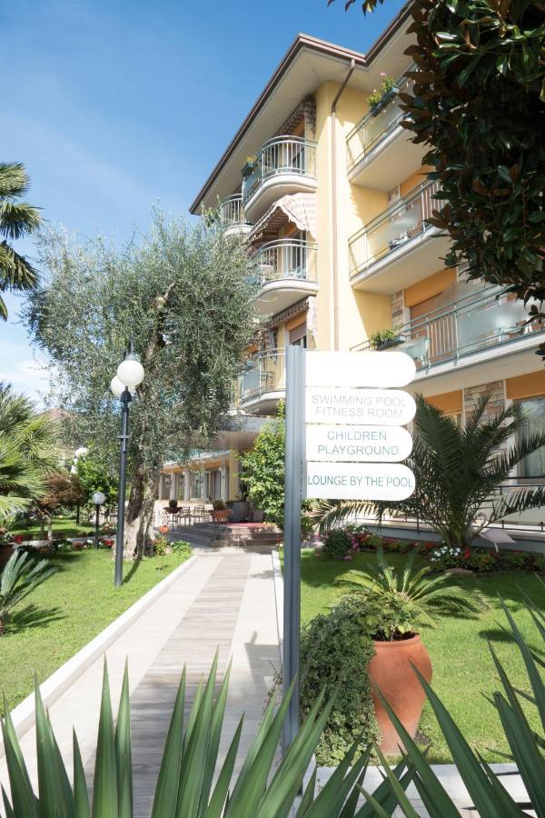 Hotel Drago - Garda Lake Collection Brenzone sul Garda Bagian luar foto